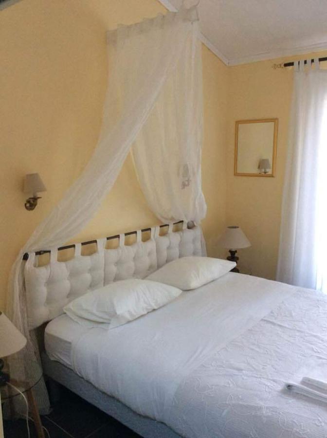 Bed and Breakfast Les Rocailles De La Reine Lamonzie-Montastruc Zewnętrze zdjęcie
